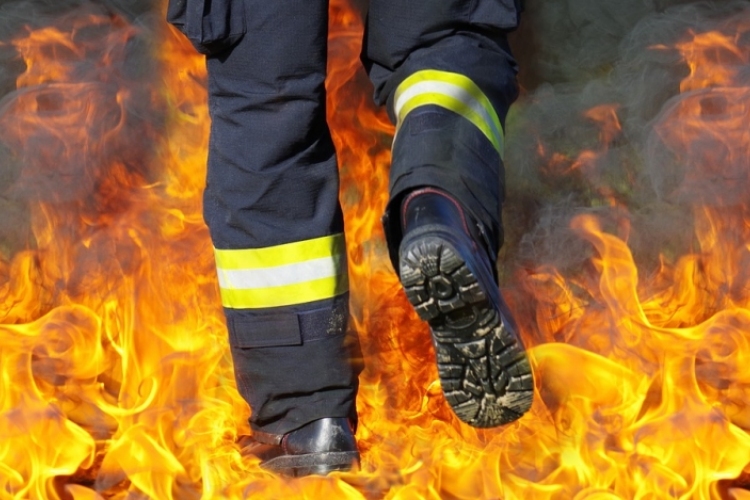 Harmadik hete pusztít tűz egy németországi lápvidéken