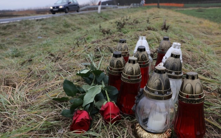 Győrszemerei baleset: Háromra nőtt az áldozatok száma
