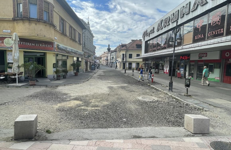 Hétfőn folytatódik a Kossuth utca rekonstrukciója