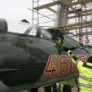 MiG-21 Emlékmű - Pápa - A gép emelése