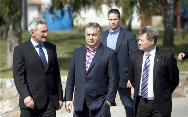 Tapolcai választás - Orbán Viktor: a balatoni térség polgármesterei új fejlesztéseket szeretnének