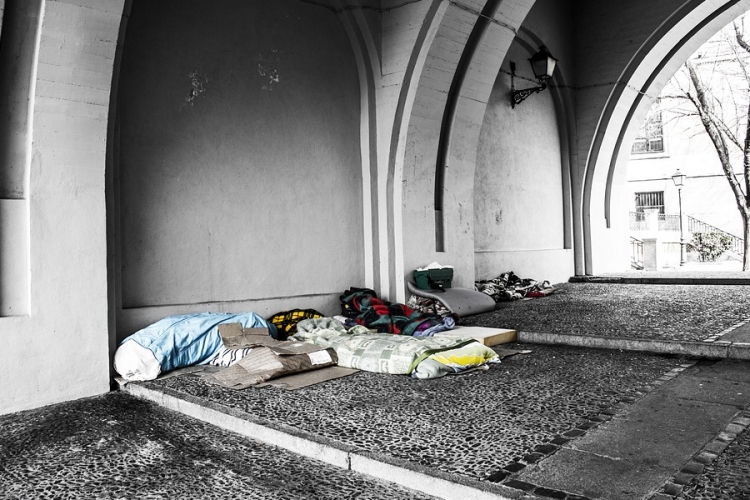 Kártérítésre számíthatnak a Nagy-Britanniából kitoloncolt hajléktalan EU-állampolgárok