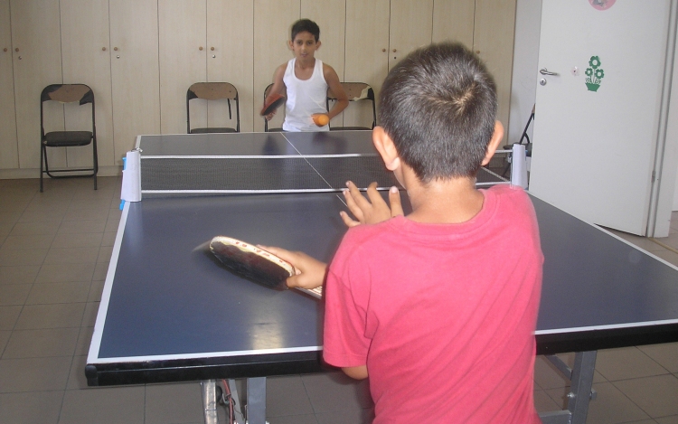 Asztalitenisz bajnokság roma fiataloknak