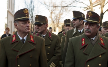 Tábornokok vesztegetési pere - Felmentettek tizenöt vádlottat