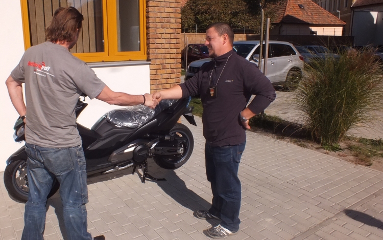 Ausztriában lopott motort adtak vissza a pápai rendőrök