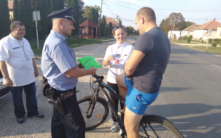 Rendőrök és polgárőrök a kerékpárosok biztonságáért