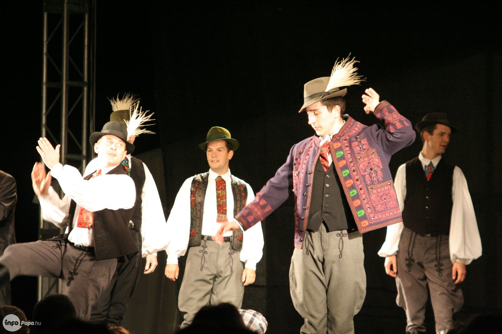 Magyar Állami Népi Együttes - Pápai Borfesztivál