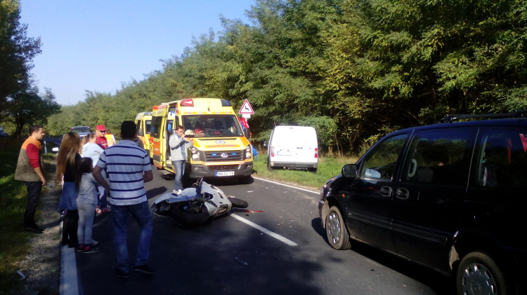 Motorost gázoltak a 83-as úton