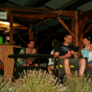 Fürdőztek az éjszakában