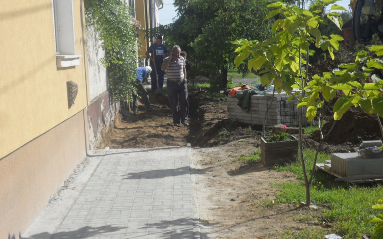 16 járdaszakaszt újítanak fel Pápán