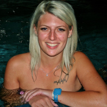 Fürdőztek az éjszakában