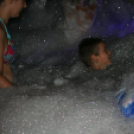 Éjszakai Fürdőzés a pápai Várkertfürdőben