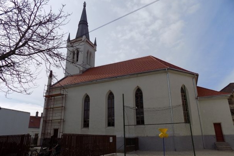 Felújították az evangélikus templom tetőszerkezetét