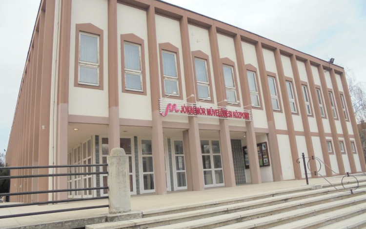 Elmaradnak az előadások, a színház részarányosan visszafizeti a bérletek árát