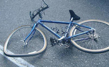 Idős kerékpárost gázoltak