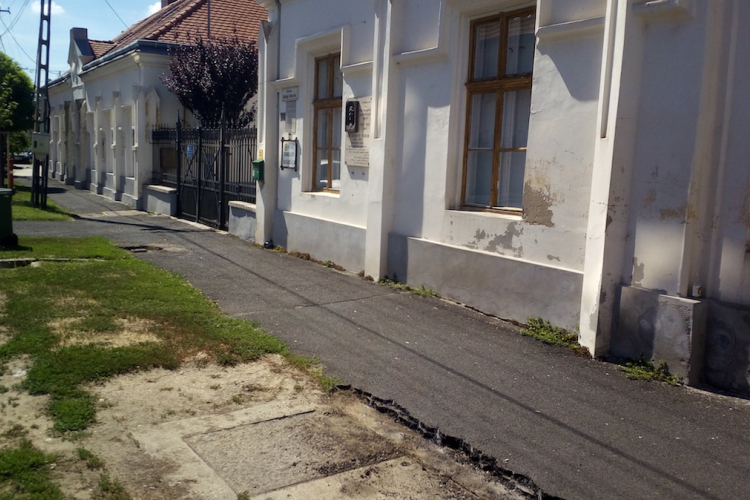 A belvárosban folytatódik a járdafelújítási program