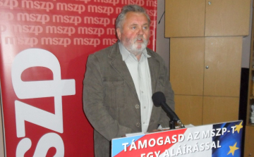 Gőgös Zoltán mégis marad a politikában