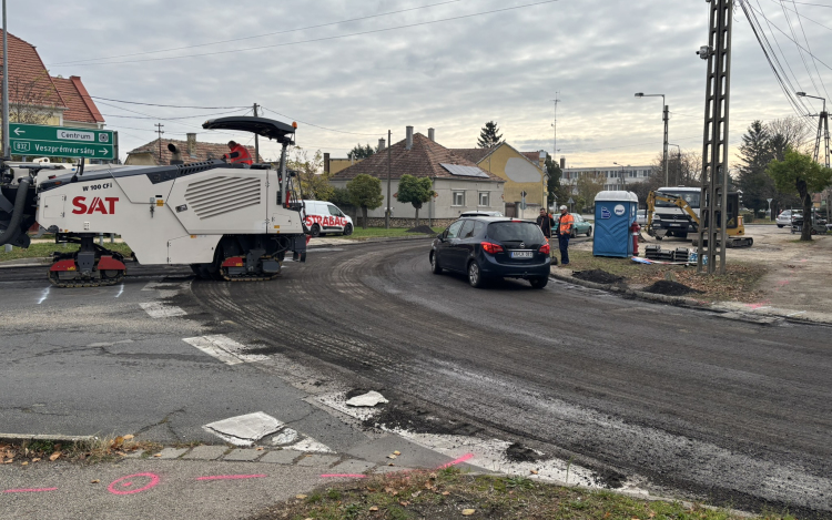 Megkezdődött a munka a Somlai úton