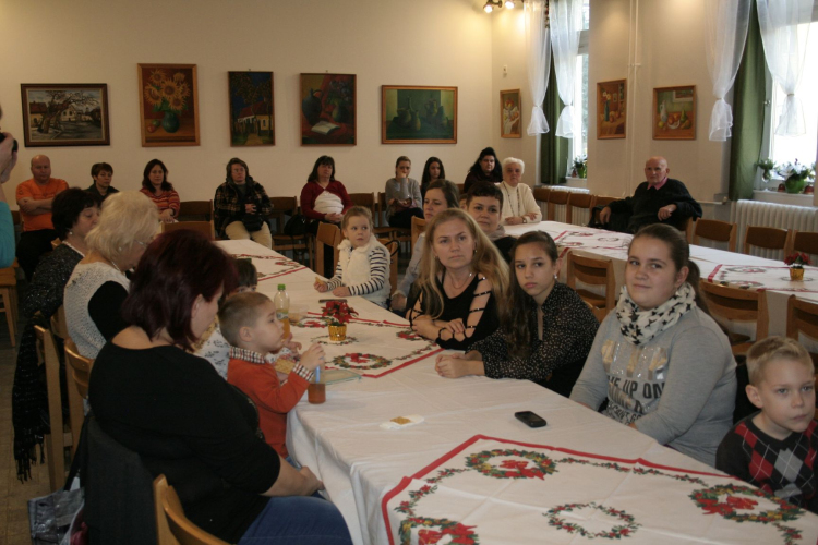 A Szegfű Klubba is megérkezett a Mikulás