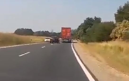 Amíg így vezetnek egyesek, ne csodálkozzunk, hogy sok a baleset