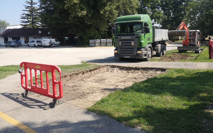 Új kerékpárút épül a Vajdára