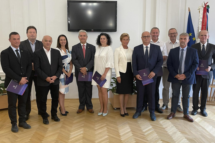 Átvették megbízólevelüket a megválasztott képviselők