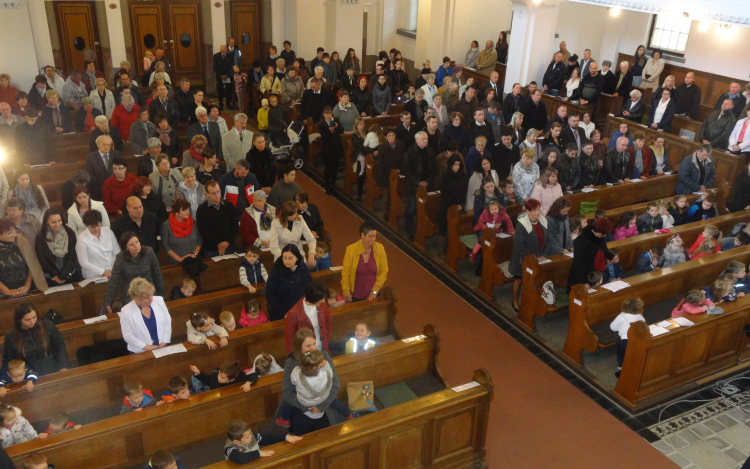 Engedjétek hozzám jönni a gyermekeket - Befogadó Istentiszteletet tartottak a református templomban