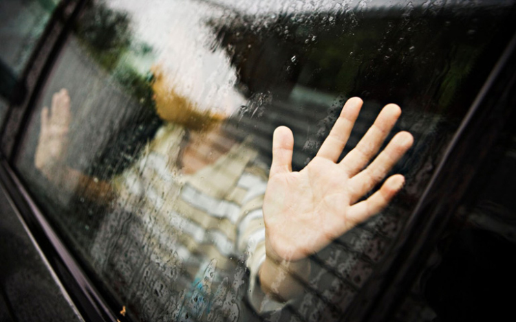 Elraboltak egy kisgyermeket Pápán