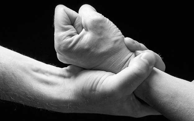 Szidalmazta, bántalmazta feleségét a 32 éves pápai férfi