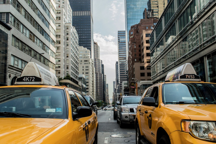 Melegrekord New Yorkban, hóviharok és tornádók a középnyugati államokban