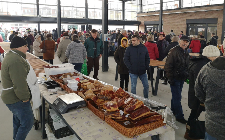 Piacosok és köztéri árusok számíthatnak NAV ellenőrzésre Pápán