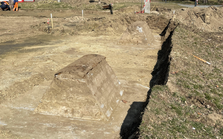 Az egykori pápai »diadalív« alapjait találták meg a föld alatt