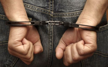 A Veszprémi Törvényszék körözte, Pápán állították elő