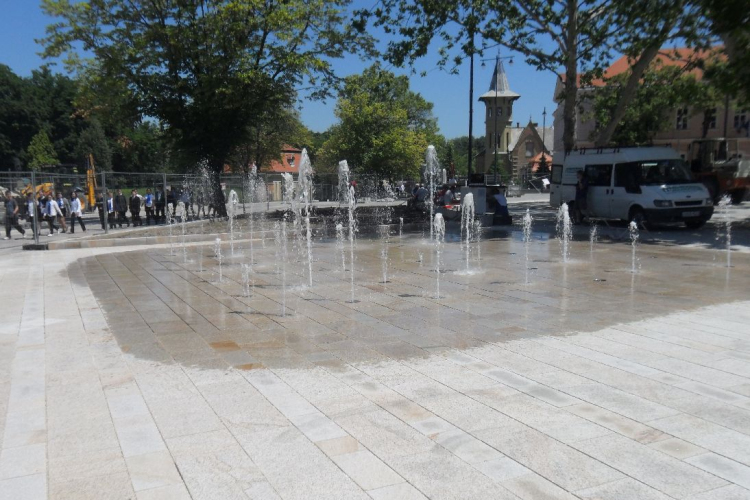 Utolsó simítások a pápai Fő téren