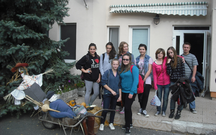 72 óra önkéntes munka