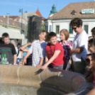 Felavatták a korsós lányt ábrázoló szobrot