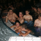 Éjszakai Fürdőzés a pápai Várkertfürdőben