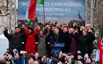 Magyar Péter: a Tisza Párt működő és emberséges hazát kínál Magyarországnak