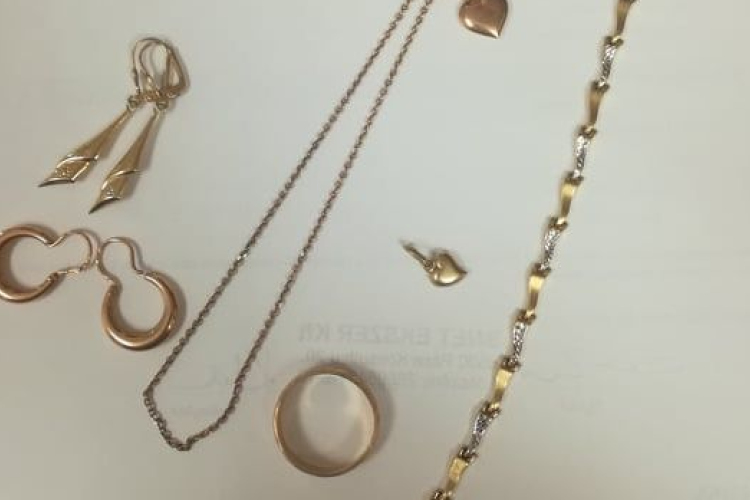 Arany ékszereket lopott a pápai férfi, a rendőrök elfogták