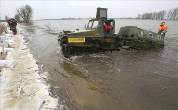 Továbbra sem apad a Marcal, a legkritikusabb részek bevédve!