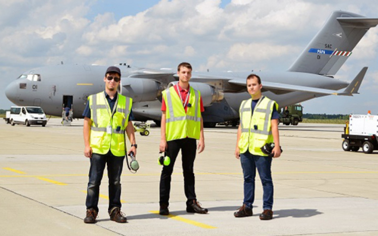 Valóra vált álom: Mérnök-hallgatók a Bázisrepülőtéren