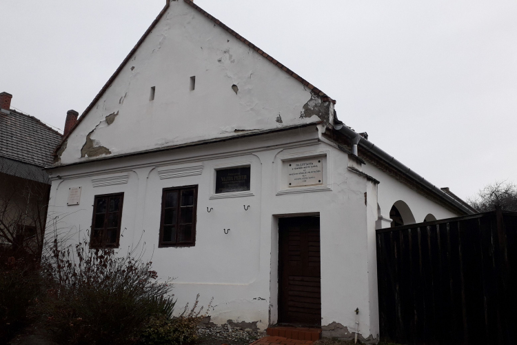 Tisztelgés Vajda Péter emléke előtt