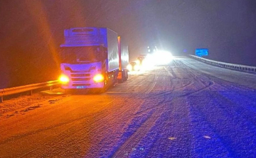 Havazás - Lezárták a kamionforgalom elől a 83-ast megyénkben!