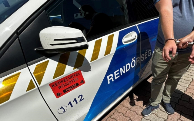 Egy 11 éves gyermeket bántalmazott az utcán a 34 éves pápai férfi