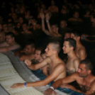 Éjszakai Fürdőzés a pápai Várkertfürdőben