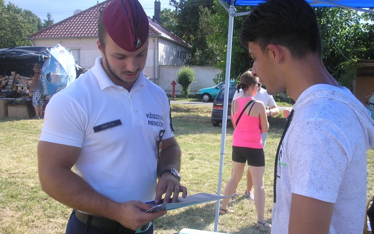 Prevenció és toborzás a Tisza utcai rendőrségi irodában