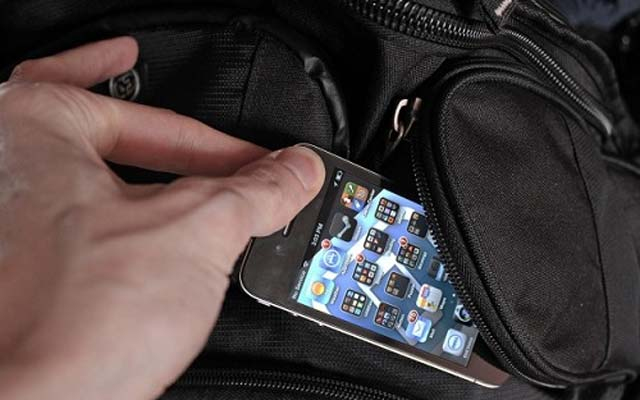 Munkatársától lopott