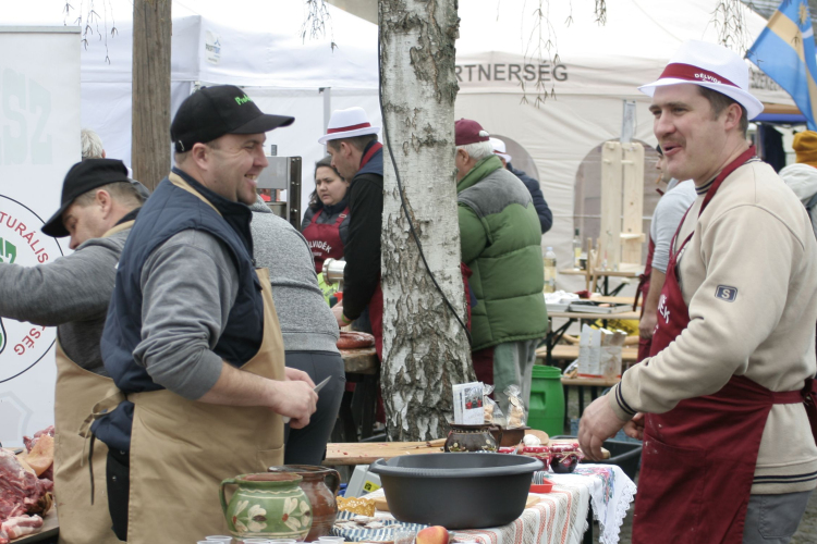 Megkezdődött a Böllérfesztivál Nemesgörzsönyben