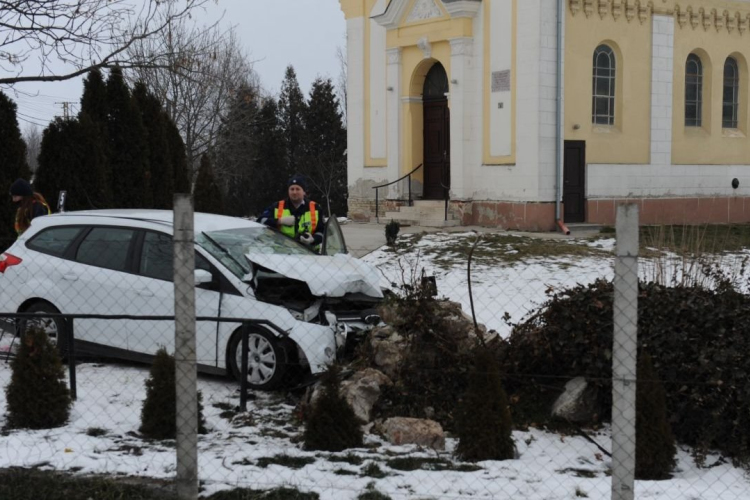 Saját gyermekeit is otthagyta az autóban a baleset okozója
