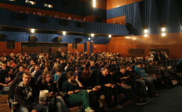 Újra megnyílt a mozi Pápán!